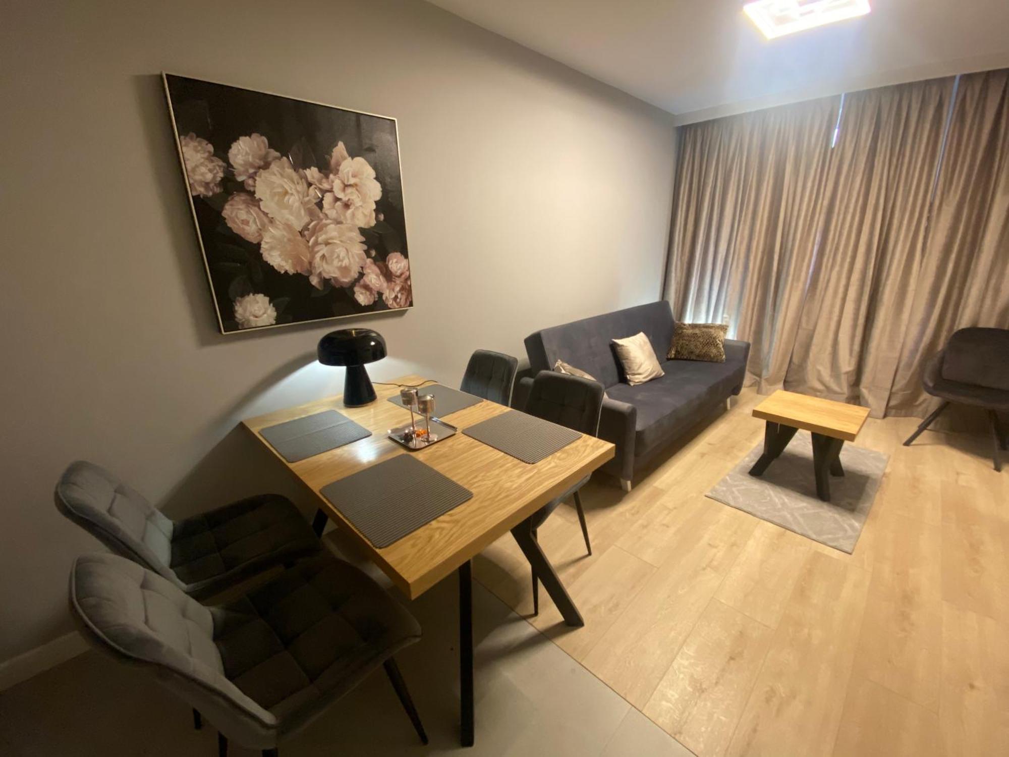 Wiktoryn 6 Piekne Nowe Apartamenty Z Duzymi Balkonami Varsó Kültér fotó